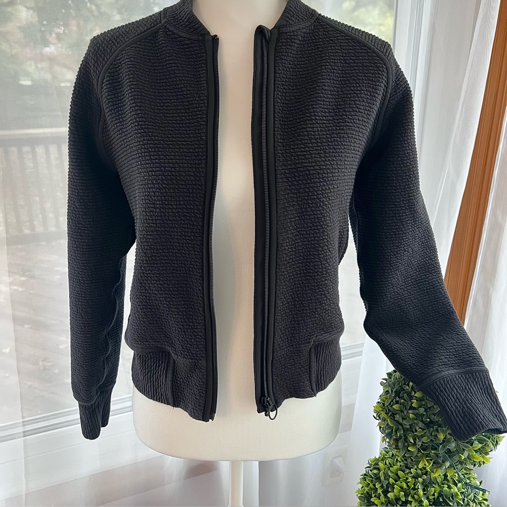 Lululemon On Repeat Bomber Textured Zip Up Jacket Color Black Size 6 - Picture 3 of 16